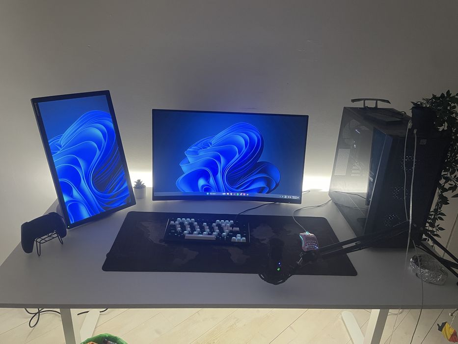 Vand monitor gaming 31.5 240hz AOC