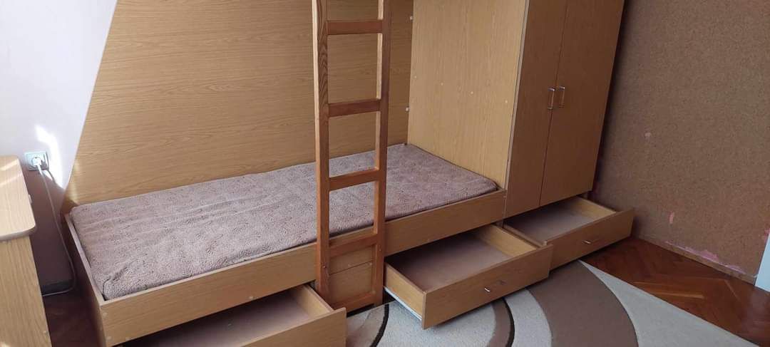 Детско двуетажно легло с гардероб и чекм. За матрак 190х80