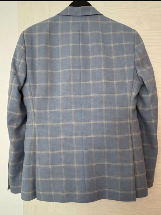 Costum albastru bărbătesc