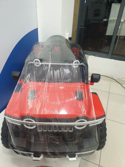 Bolalar mashinasi yangi