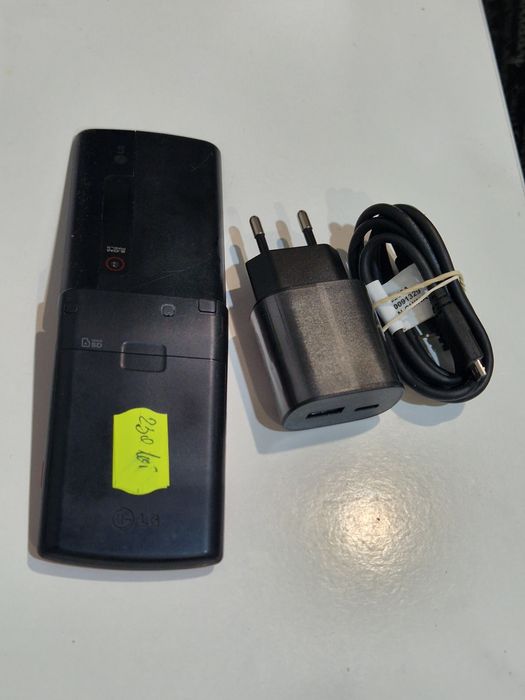 Super telefon Lg cu clapeta cu adaptor original