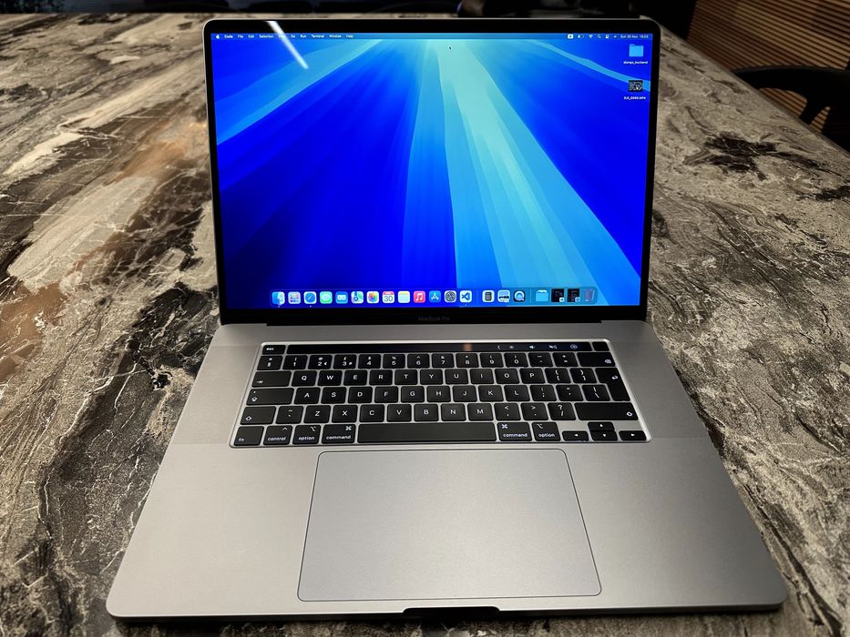 MacBook Pro 16,1 inch 2019 touchpad  Като Нов!
