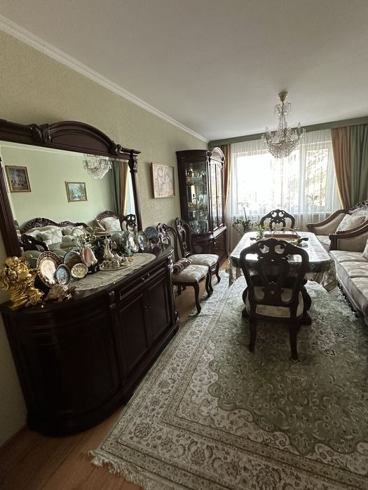 Богатая мебель для гостиной