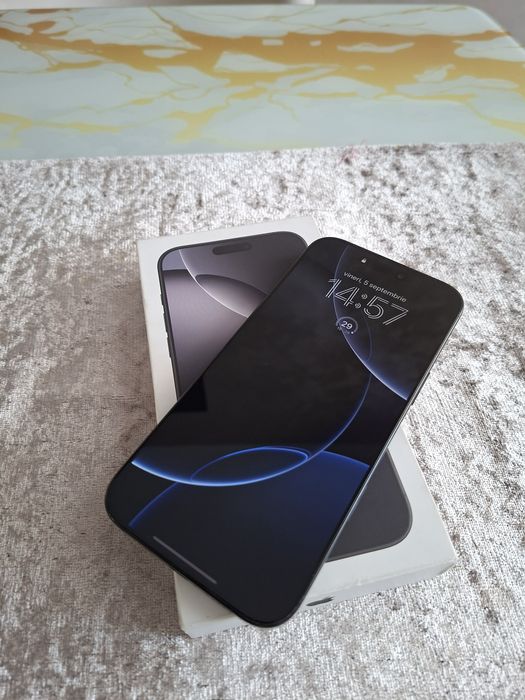 Iphone 16 pro Max 100% baterie/impecabil