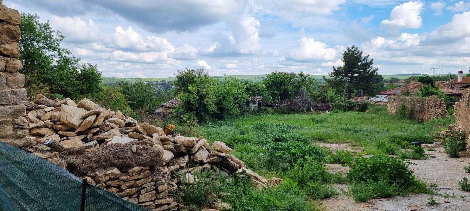 550-Продава се дворно място в село Пороище!
