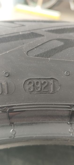Vând 2  anvelope de vara Continental 205/60R16,  DOT 2021