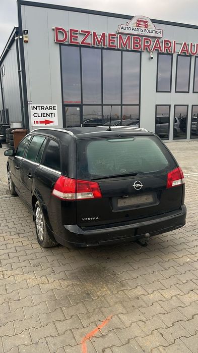Dezmembram Opel Vectra C 1.9 diesel 120 cp din 2007