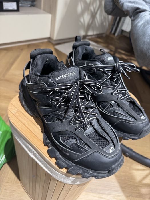 Balenciaga track 43