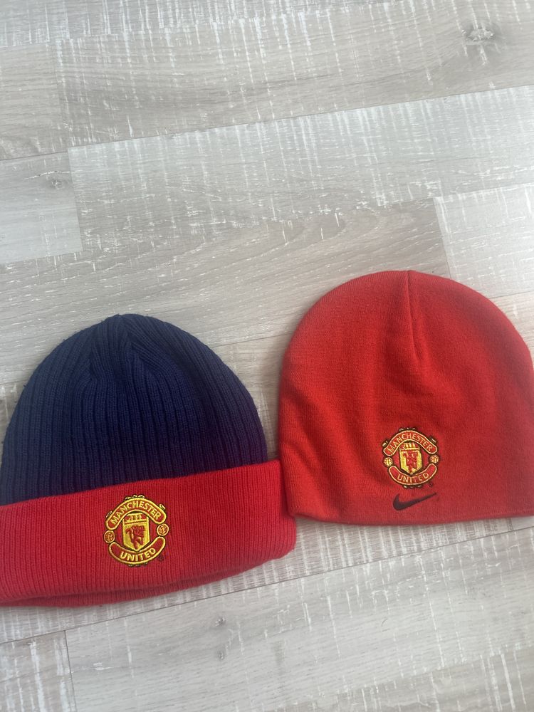 Manchester United шапки,чорапи и ръкавици
