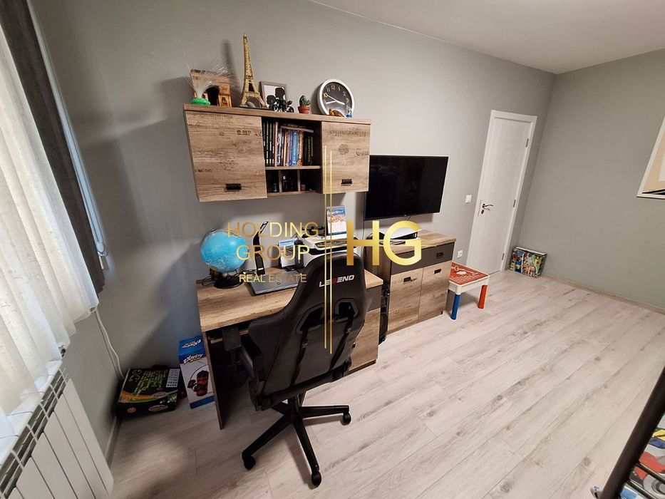 Продава се Тристаен апартамент в Варна, Възраждане 1 - 109 кв.м за 2065 €/кв.м - Снимка #4