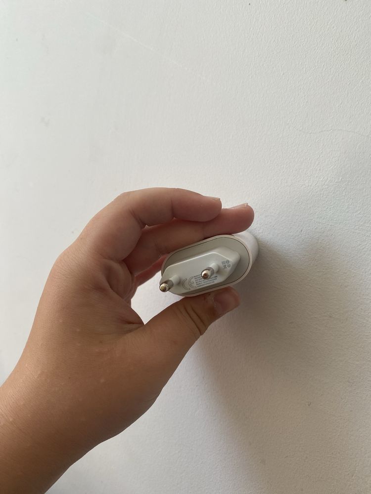 Apple адаптер за type-c 20w