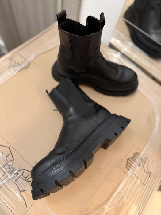 Pull&Bear cizme inalte cu platforma culoare negre marime 41 stare buna