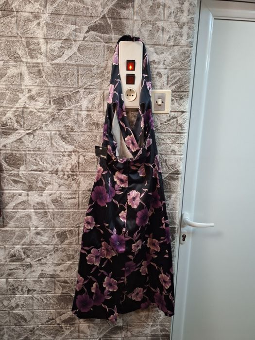 Елегантна Маркова рокля .Бланко с Етике.дПодходяща За Всякакъв Поводов