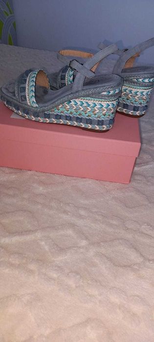 sandale piele Alma en Pena  marimea 38 frumoase si comode