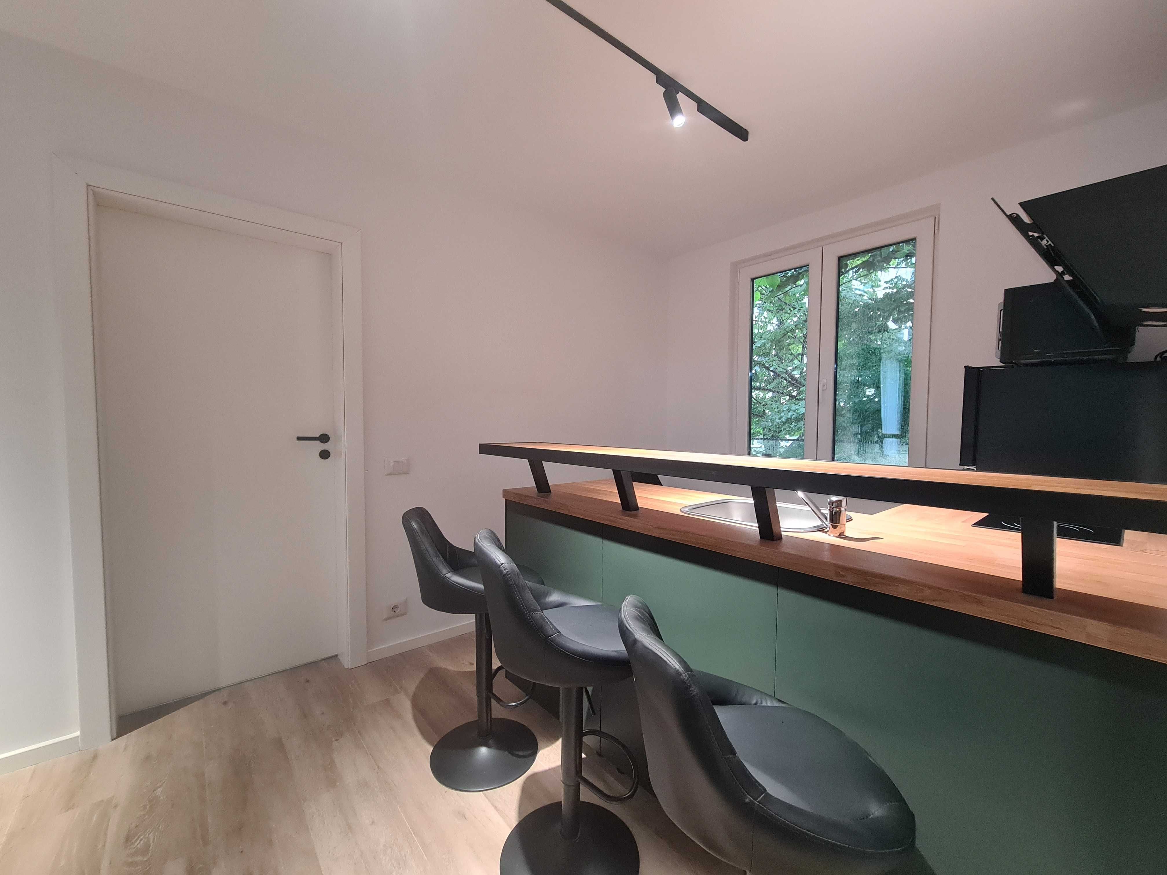 Cazare Neversea Kapital regim hotelier parcare privata