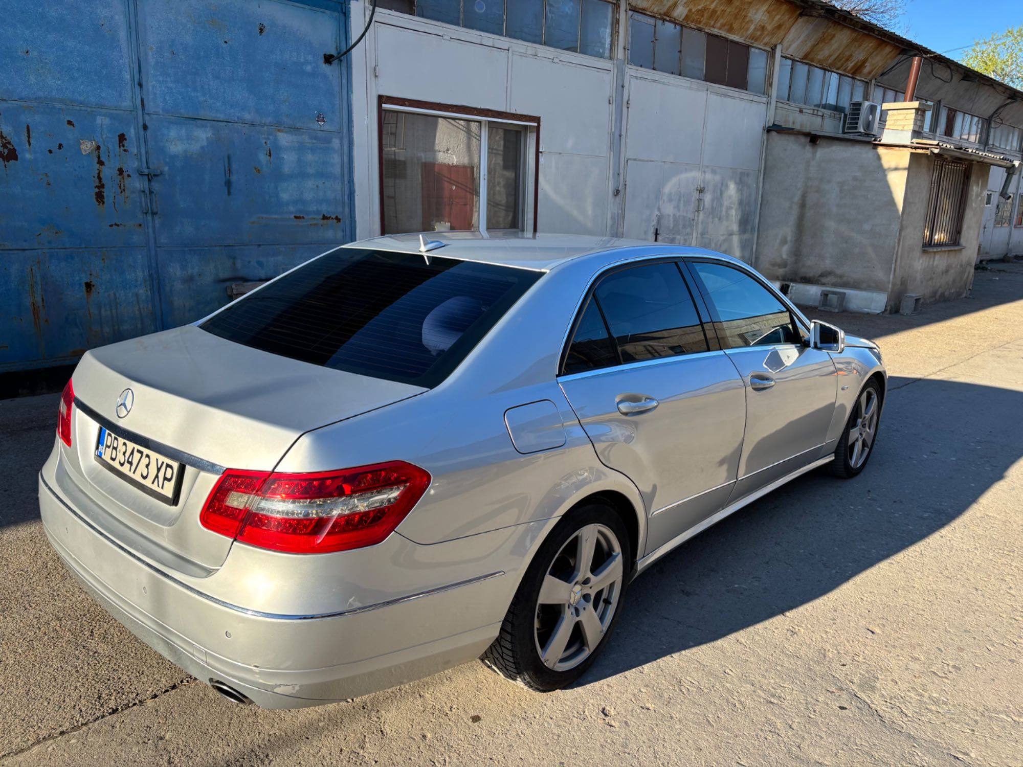 Продавам Мерцедес Е350 диззел