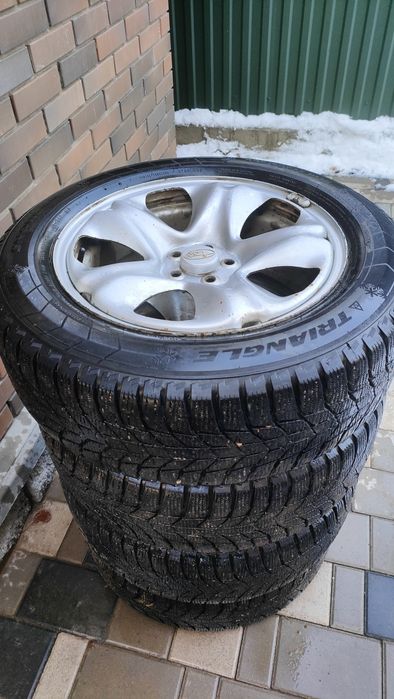 Зимняя резина 225/60R17 на дисках