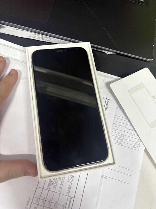 Продам айфон 11