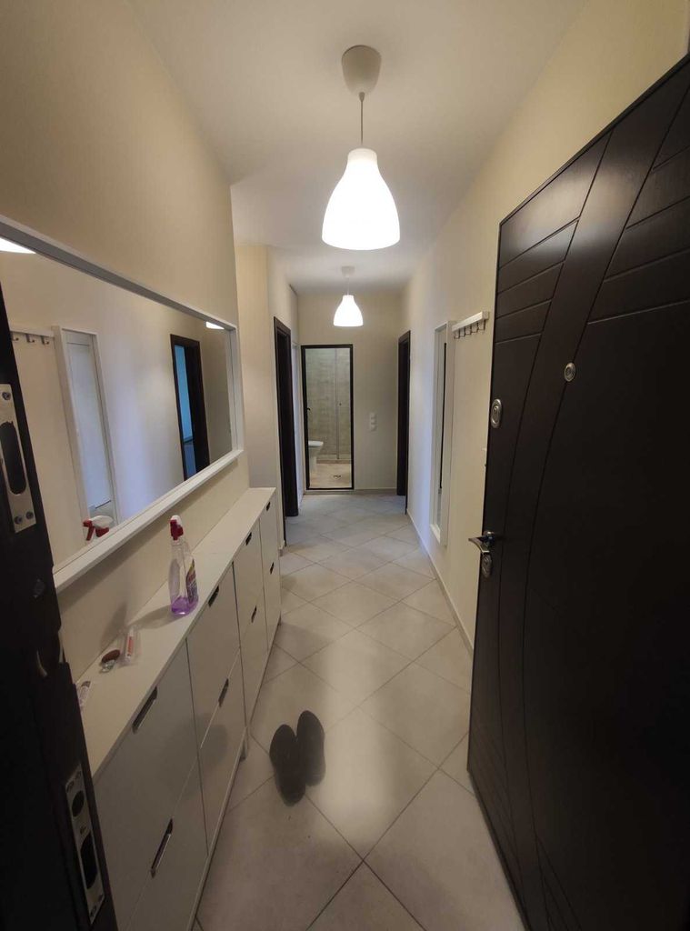 Дава се под наем Тристаен апартамент в София, Надежда 2 - 114 кв.м за 750 € - Снимка #1