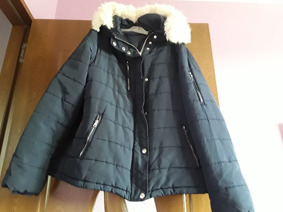 Vând Geacă Damă cu Glugă si Blăniță Mărimea XL