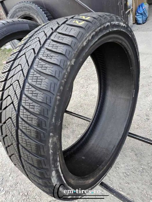 Anvelopa Iarna 235/35 R20 PIRELLI Sottozero 3 92W