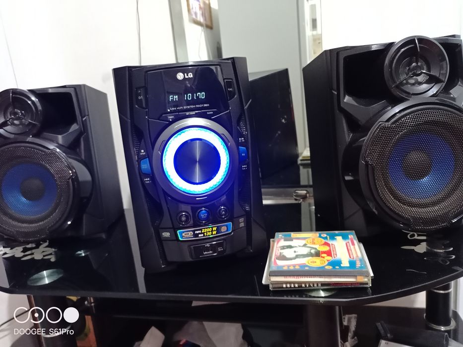 Музыкальный центр LG