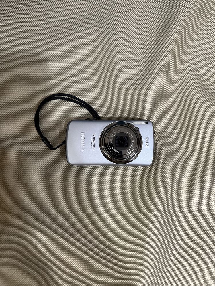 Canon ixus 200 is. Noua. Cu husa,încărcător, 2 baterii. Preț 700 lei