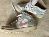Маратонки Air Jordan Retro Air Force 1 Air Max 270 Air Max SC adidas