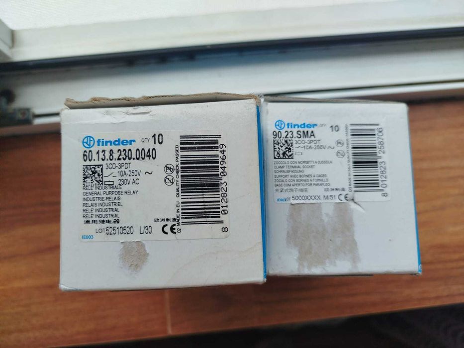 Releu plus soclu ac 230v 3co