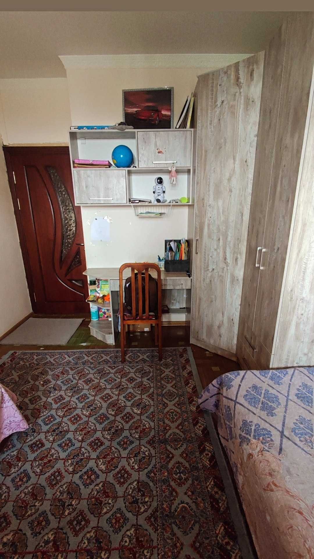 продается квартира 4/5/5 ул. Энергетиков с лоджией