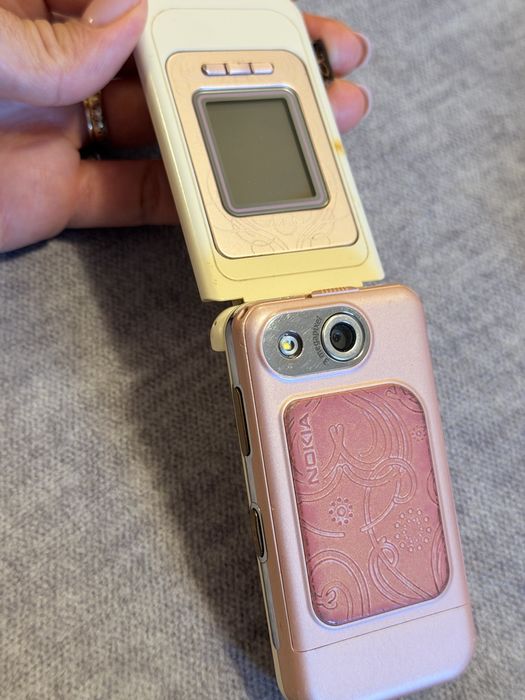 Nokia 7390 L’Amour Collection