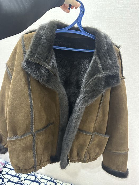 Продам дубленку замшевую