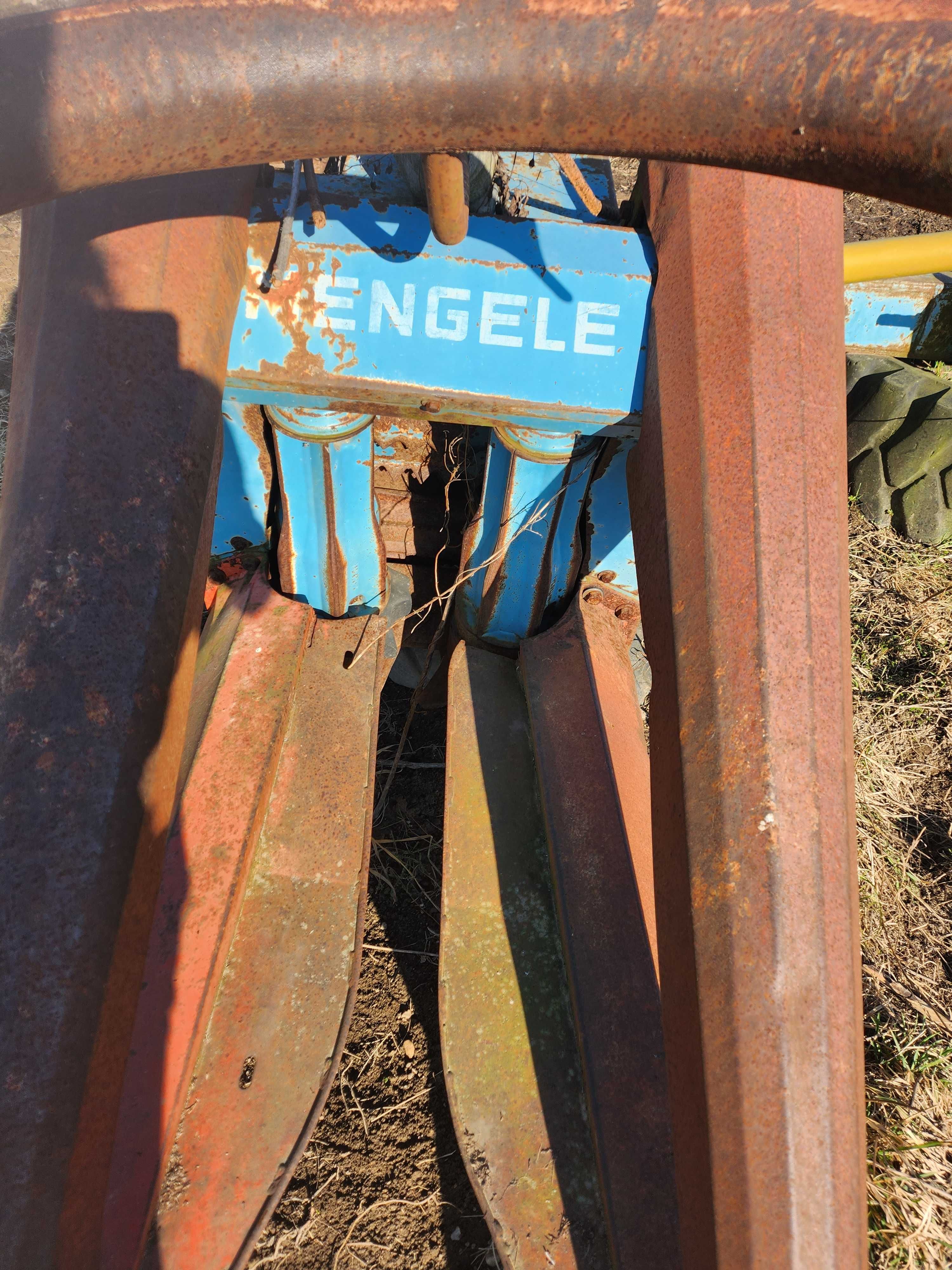 Tocatoare siloz dupa tractor, marca Mengele