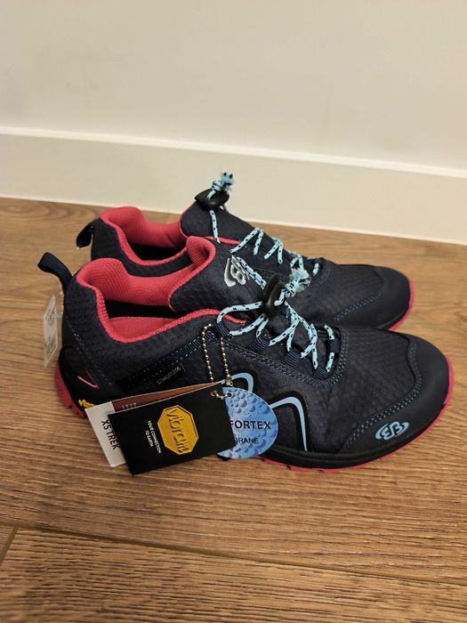 Туристически обувки Vibram