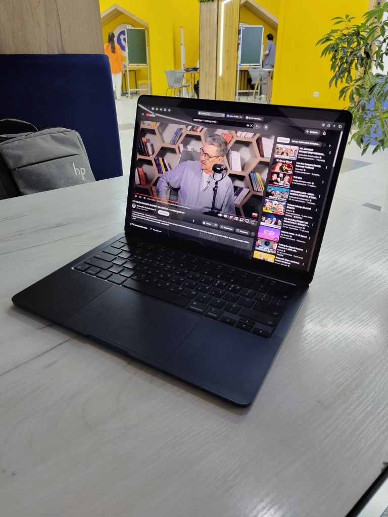 Macbook Air M2 13.6