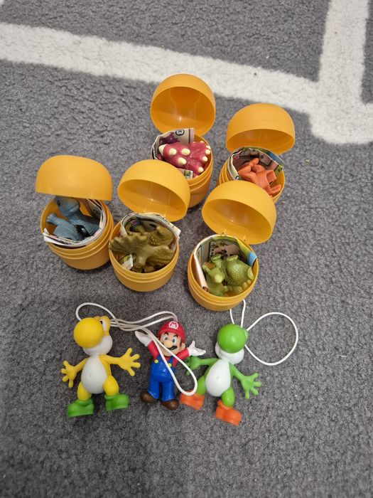 Jucarii kinder Mario