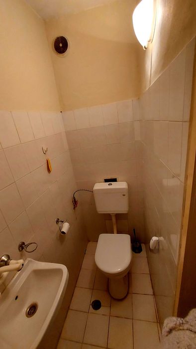 Дава се под наем Тристаен апартамент в Бургас, Възраждане - 100 кв.м за 204 € - Снимка #4