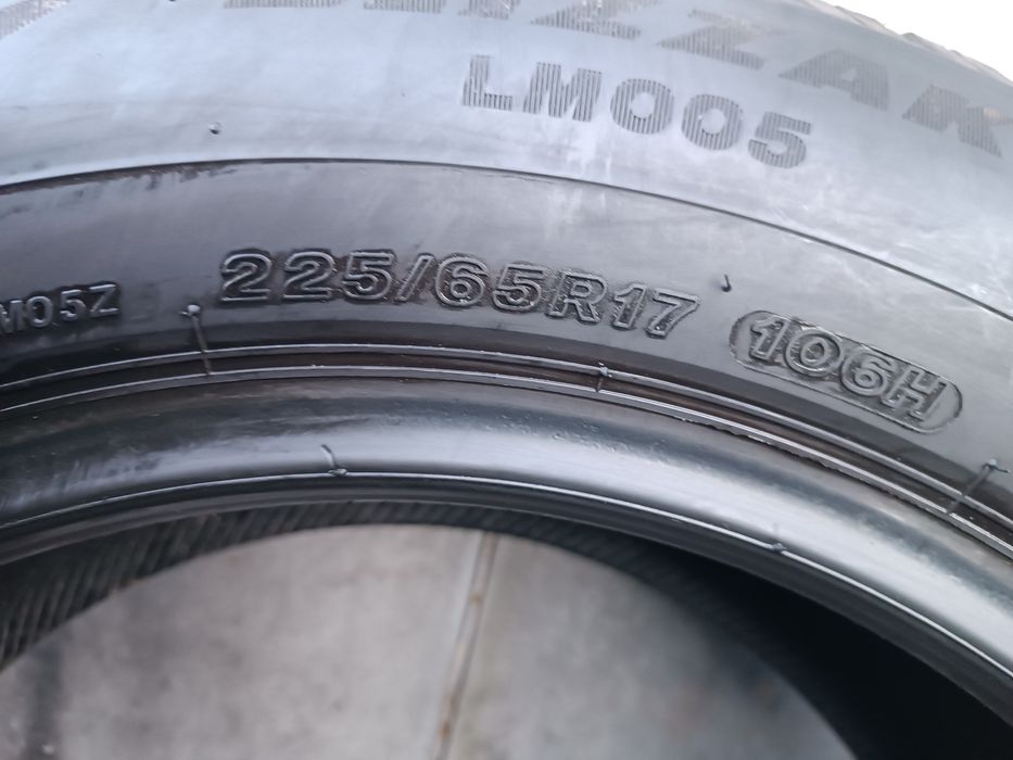 225/65/17 Bridgestone