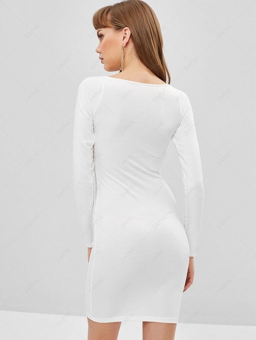 Белое нарядное облегающее платье