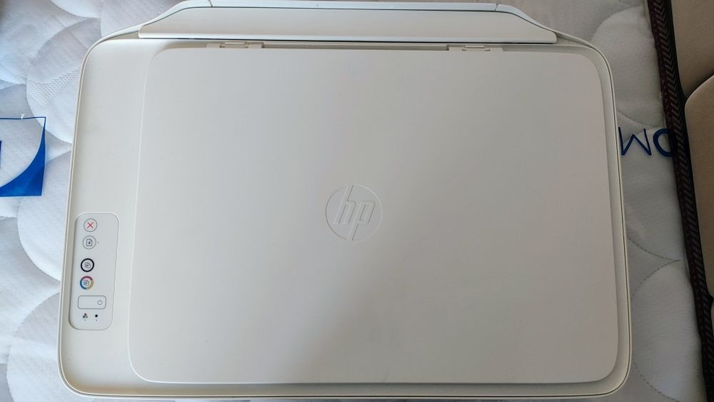 Imprimanta HP negru și color