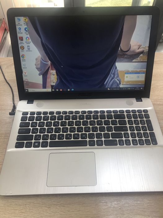 Ноутбук Asus X541U