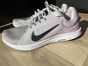 Nike run маратонки
