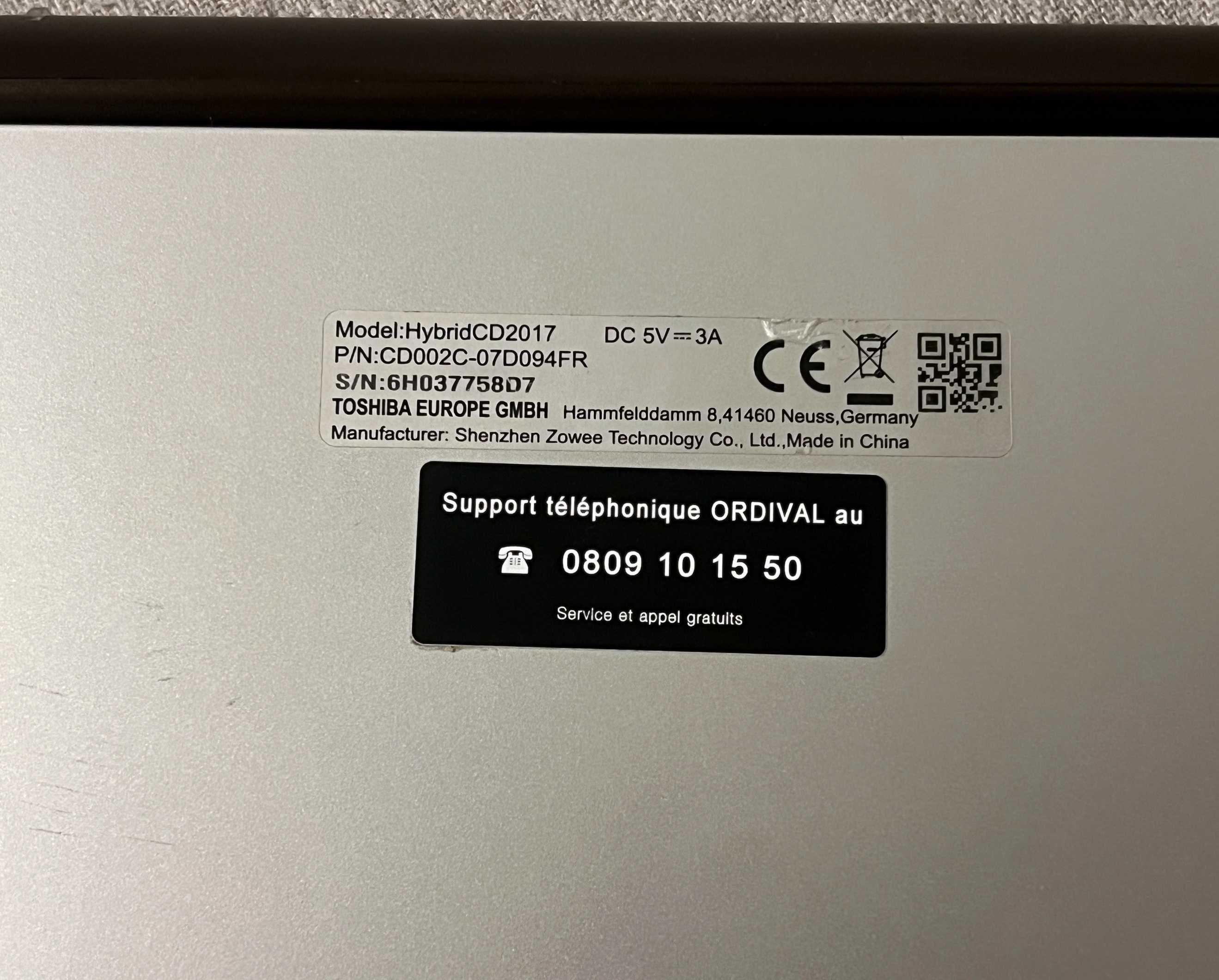 Tableta laptop Toshiba HybridCD cu SSD tastatura etc - defecta