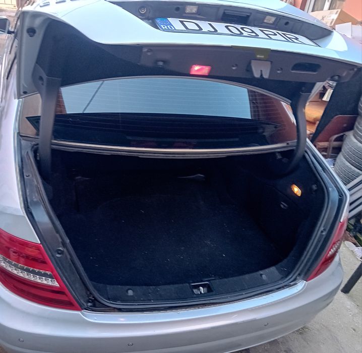 Vând Mercedes Benz 2012