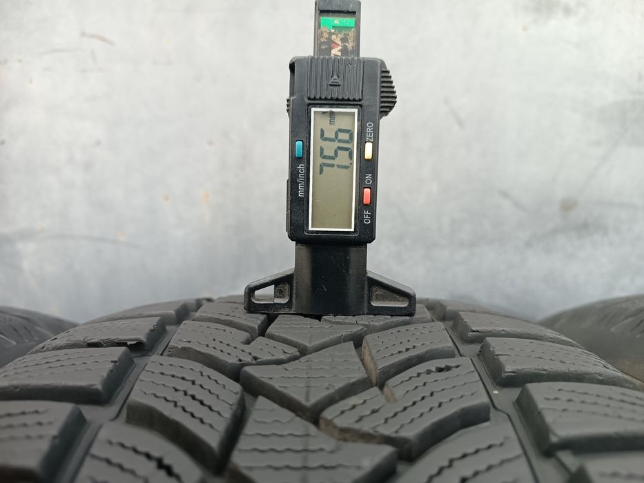 225/55/17 Dunlop