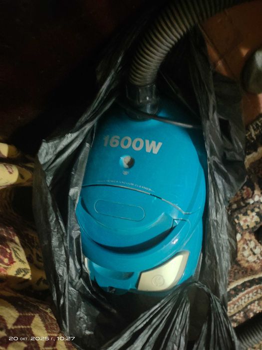 Пылесос б/у. В рабочем состоянии.