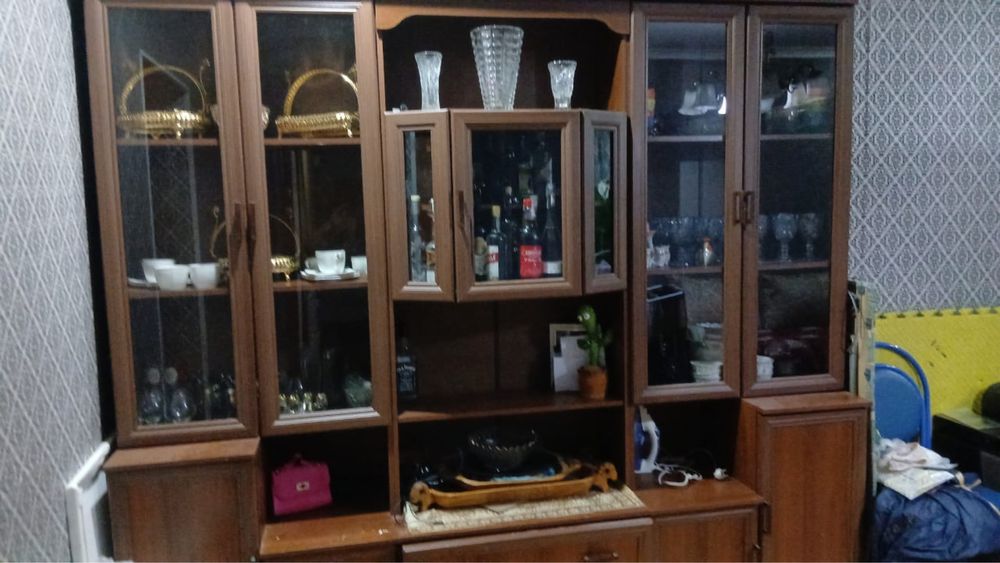 Продам шкаф для посуды