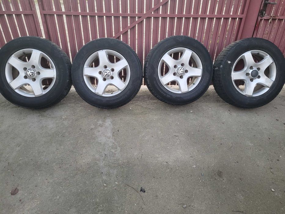 Jante Touareg cu anvelope de iarna - R17