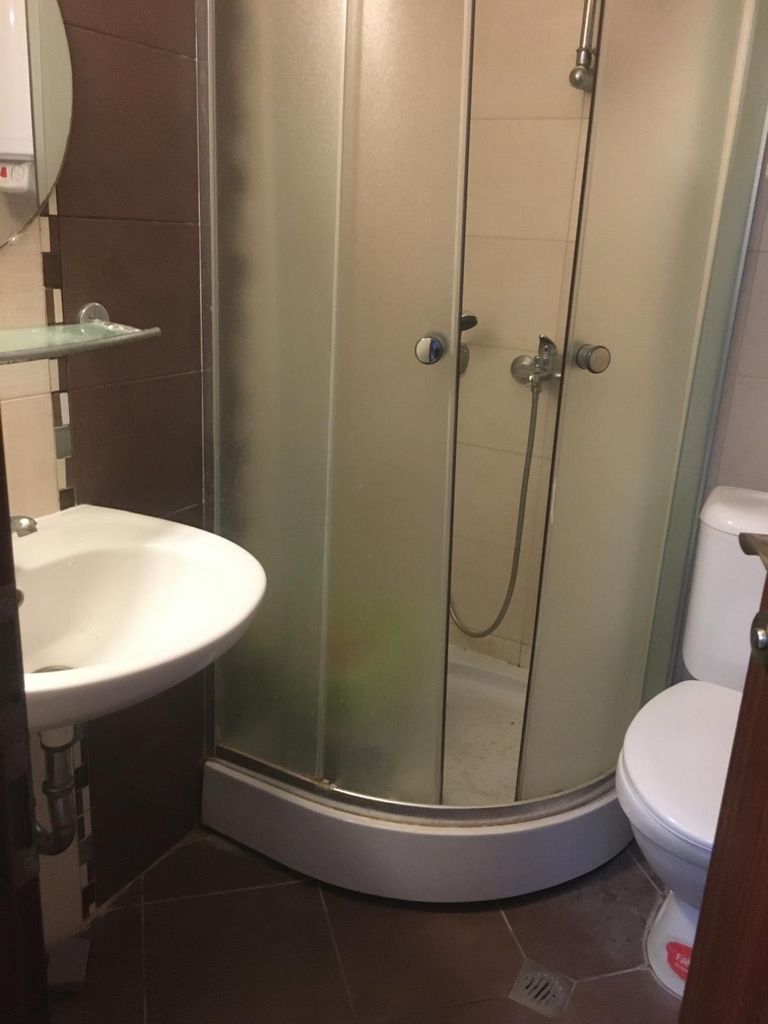 Дава се под наем Едностаен апартамент в Варна, м-т Траката - 35 кв.м за 255 € - Снимка #2