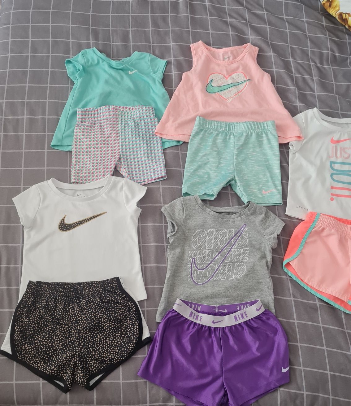 Дрехи за момиче adidas & nike